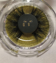 Load image into Gallery viewer, Glitzy Glamorous 5D lashes
